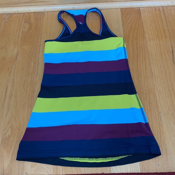 Lululemon workout top - Picture 2 of 2